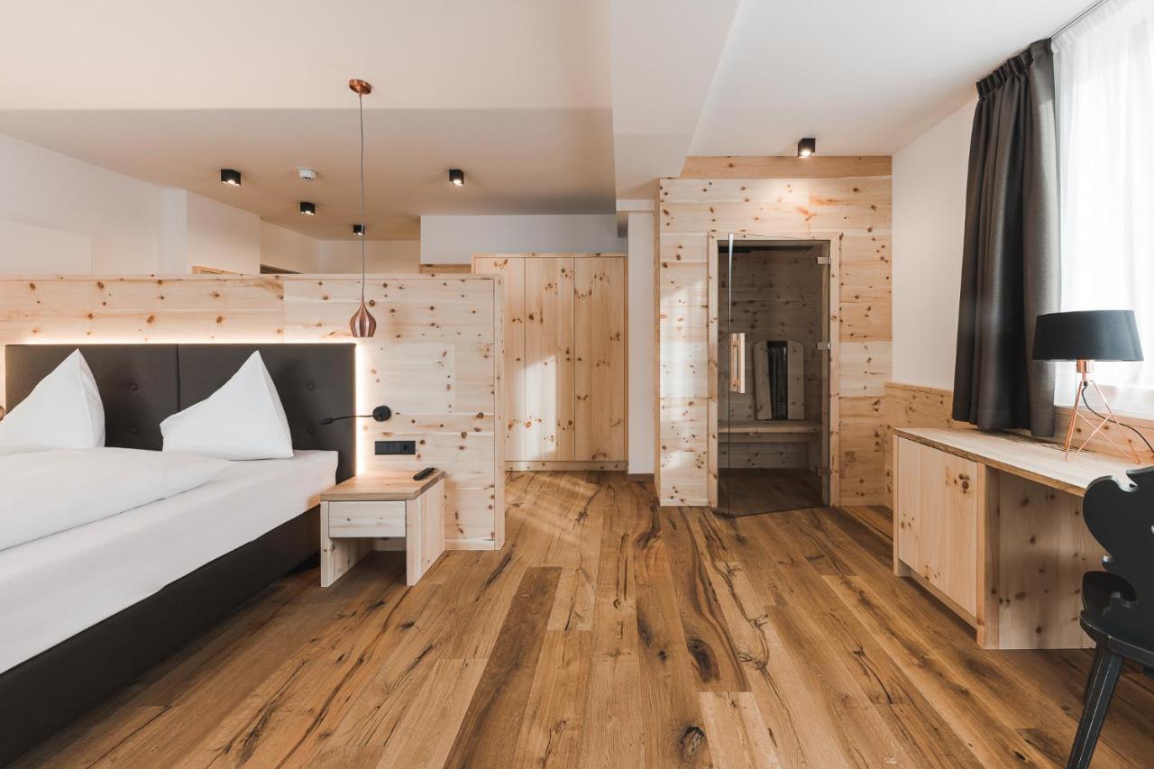Hotel Zum Mohren Резия Екстериор снимка