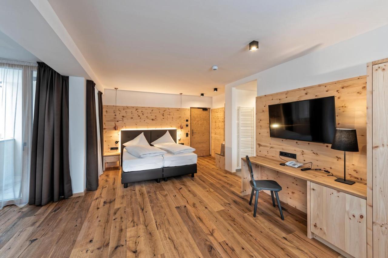 Hotel Zum Mohren Резия Екстериор снимка