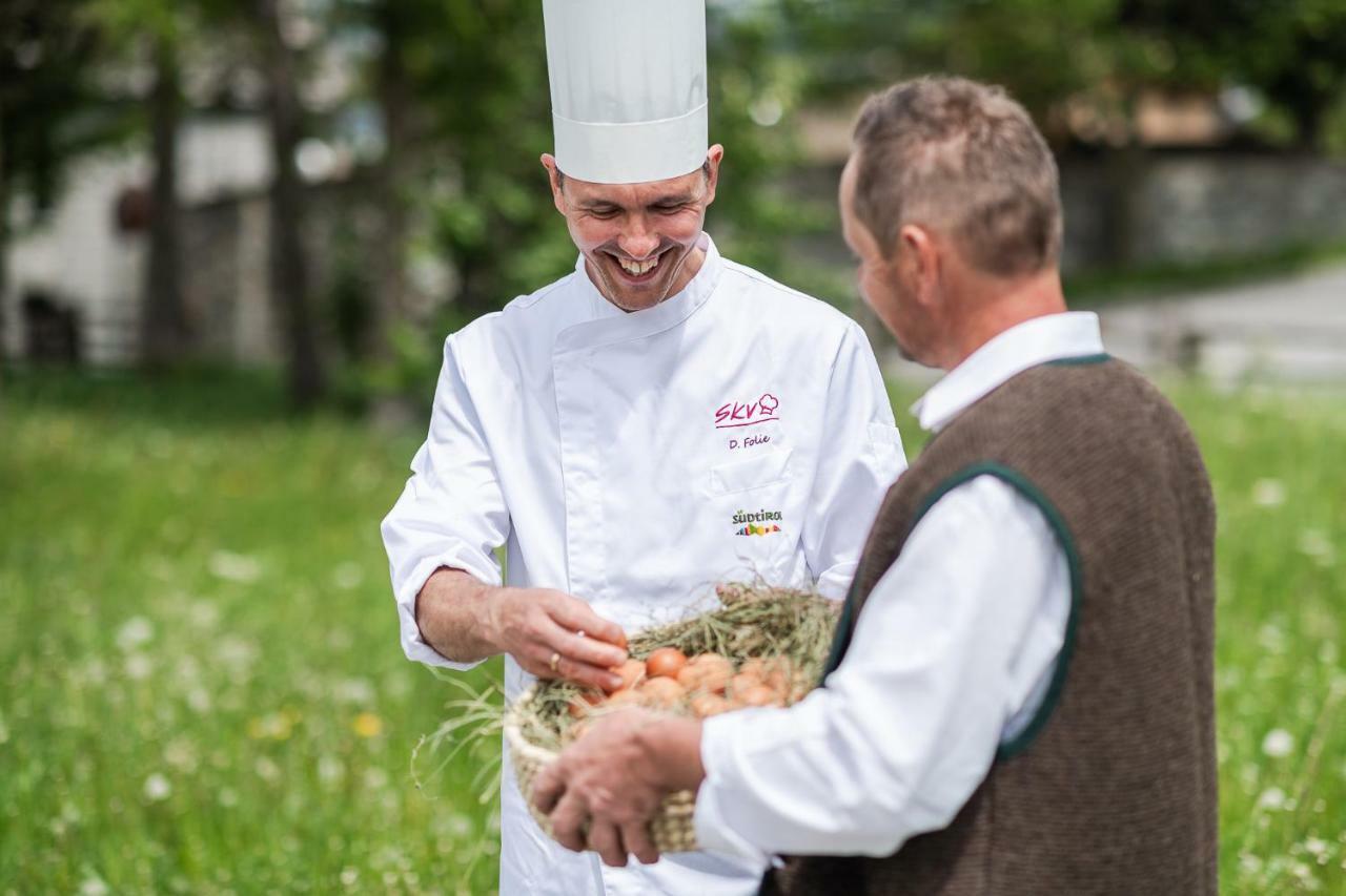 Hotel Zum Mohren Резия Екстериор снимка